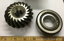 Load image into Gallery viewer, 981219 Pinion &amp; Bearing